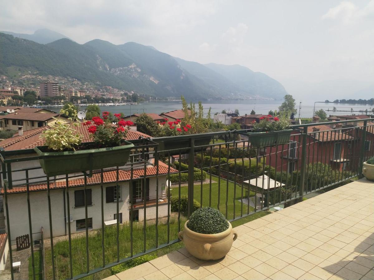 Lake View Terrace Paratico Bagian luar foto
