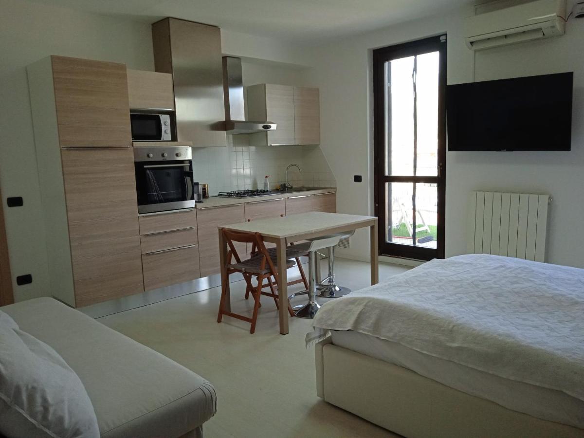 Lake View Terrace Paratico Bagian luar foto
