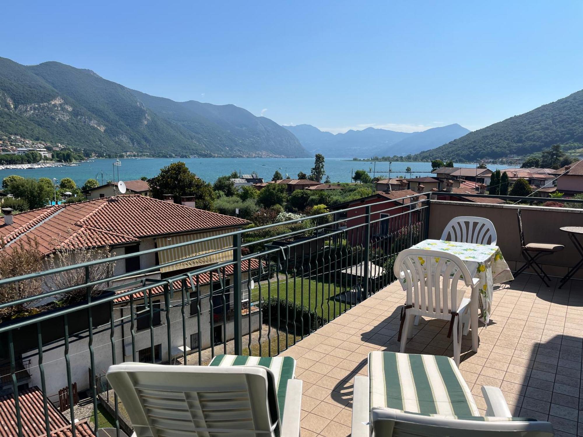 Lake View Terrace Paratico Bagian luar foto